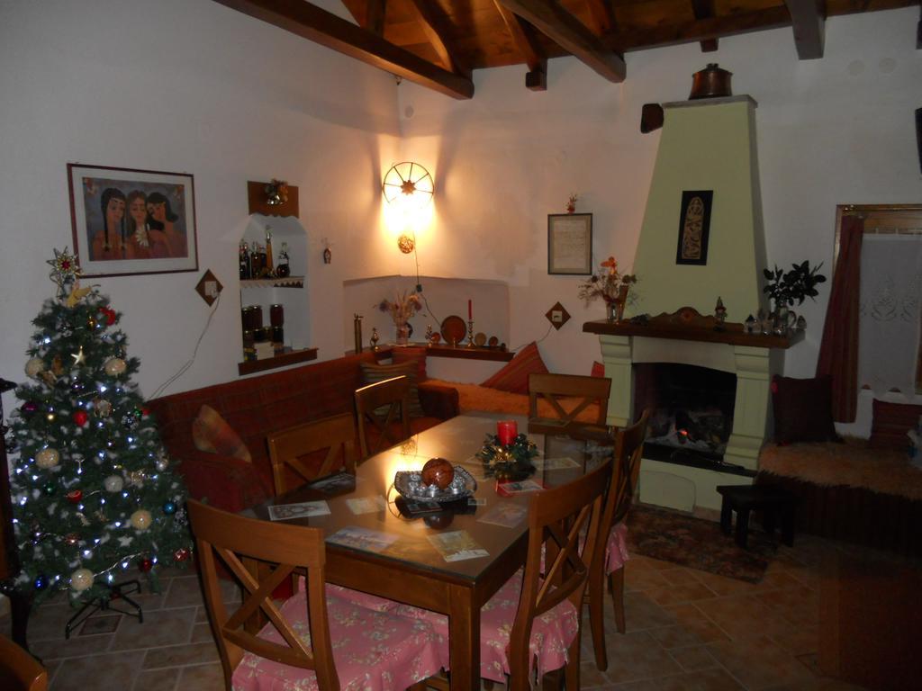 Sarafis Guesthouse Agios Lavrentios Экстерьер фото