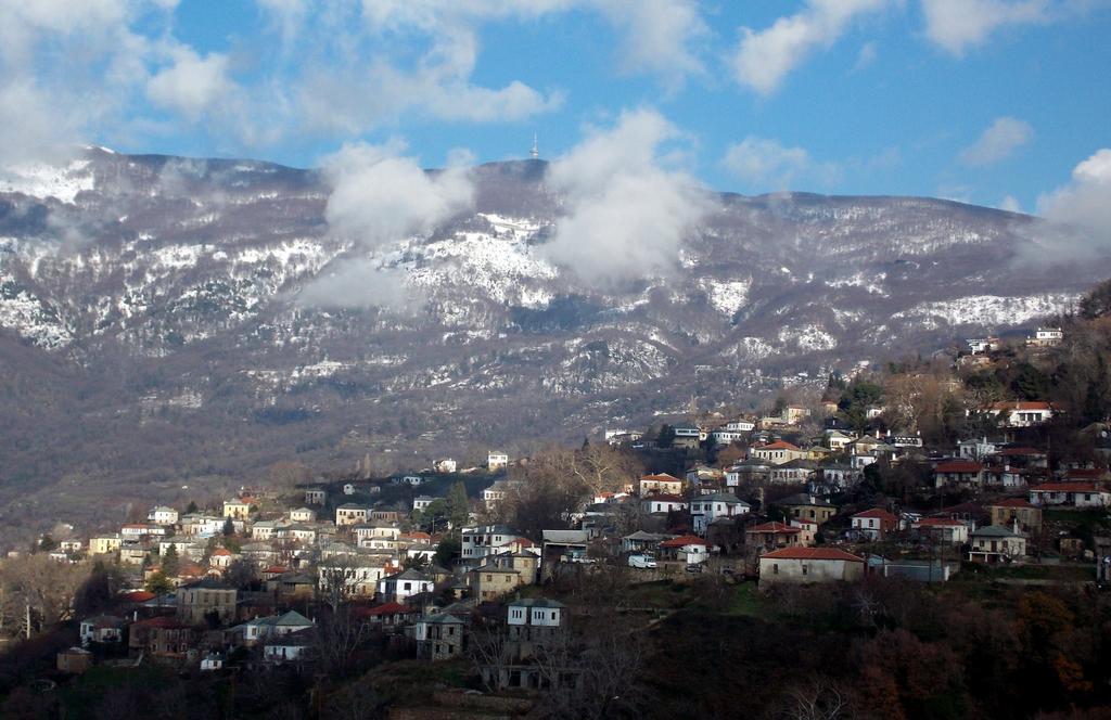 Sarafis Guesthouse Agios Lavrentios Экстерьер фото
