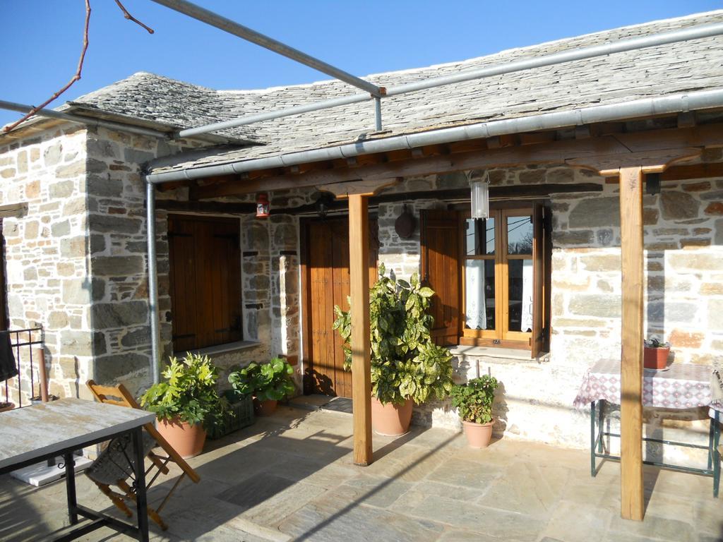 Sarafis Guesthouse Agios Lavrentios Экстерьер фото